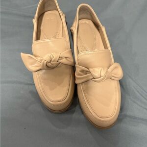 Just Fab loafers with bows size 6 Womens EUC
